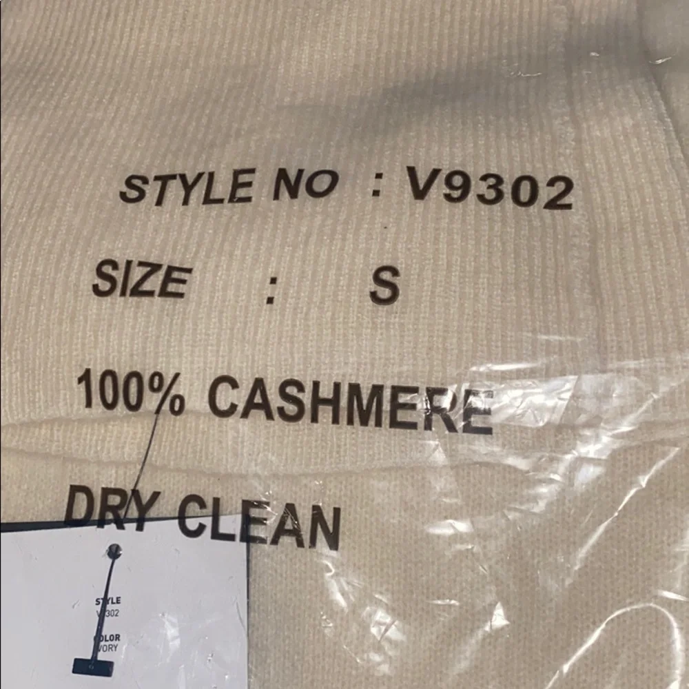 C by‎ Bloomingdale's Cashmere Turtleneck Sweater